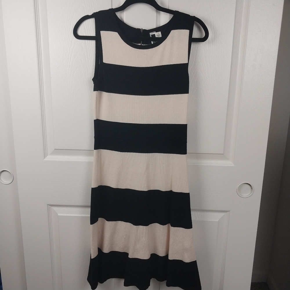 Julian Taylor New York Women's Small Black and White Horizontal Stripe Dress